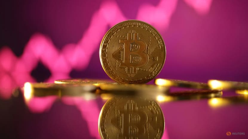 Bitcoin falls to $40,000, lowest level since bitcoin ETF launch