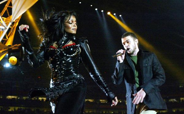 Janet Jackson and Justin Timberlake perform at half-time at Super Bowl XXXVIII at Reliant Stadium, 01 February 2004 in Houston, TX. Photo by JEFF HAYNES / AFP