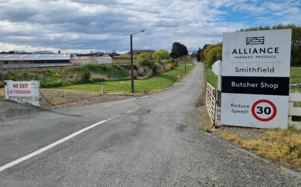 There is a proposal to close the Alliance Group's Smithfields meat processing plant in Timaru with the potential for more than 600 staff to be affected.