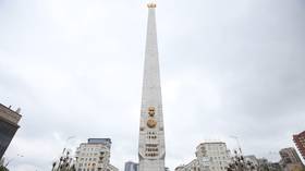 Kiev dismantles symbol of Nazi defeat