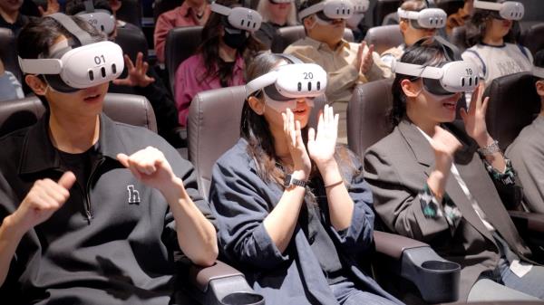 People experience aespa's virtual reality concert, 