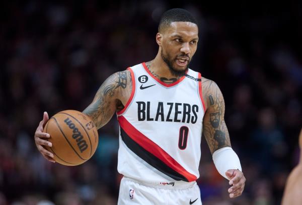 Portland Trail Blazers guard Damian Lillard brings the ball up against the New York Knicks.