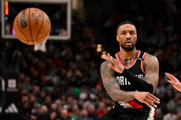 Damian Lillard #0 of the Portland Trail Blazers passes the ball.