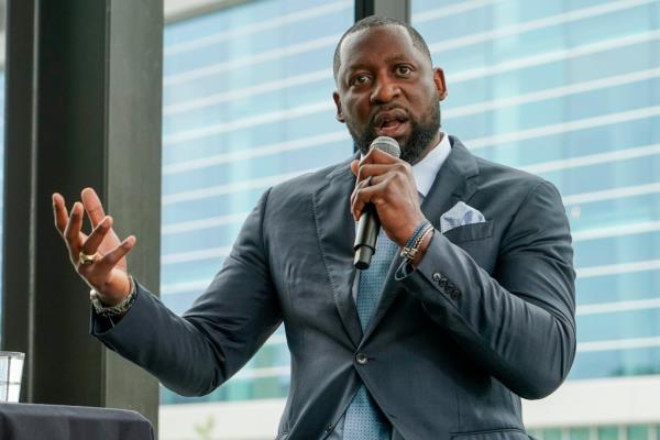 Milwaukee Bucks new head coach Adrian Griffin speaks after being introduced at a news co<em></em>nference Tuesday, June 6, 2023, in Milwaukee. 