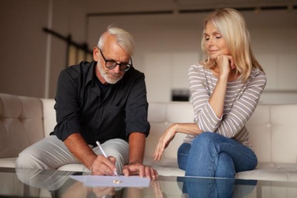 The severance of relations between an mature man and a woman. Signing a docu<em></em>ment for divorce. Difficulties in family relationships