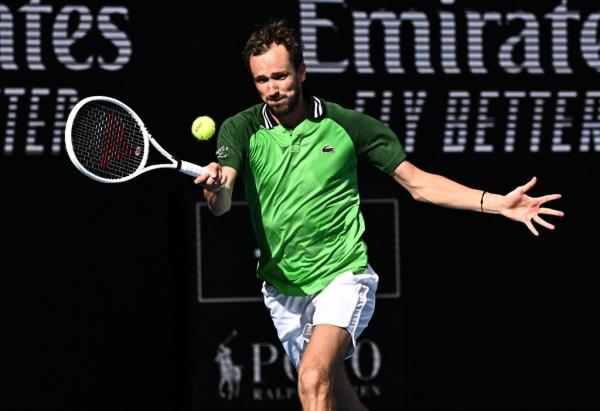 Daniil Medvedev hits a forehand during his quarterfinals victory over Hubert's Hurkacz.