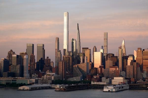 Progressive busy-body types have been angling for the city to enact regulations on New York's ico<em></em>nic skyline. It seems fancy people in fancy apartment towers don't want their fancy views blocked by other towers.