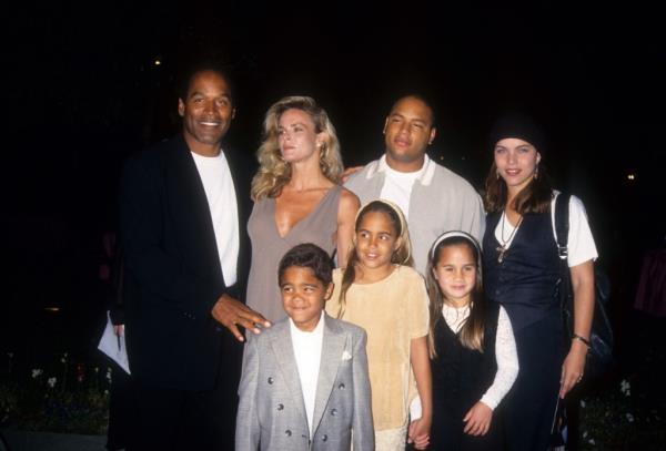 Simpson and his family in 1994. 