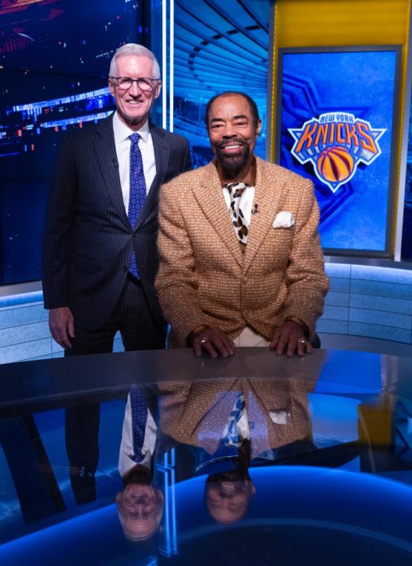  Knicks broadcasters Mike Breen and Walt Clyde Frazier pose for a photo in the MSG Networks Studios