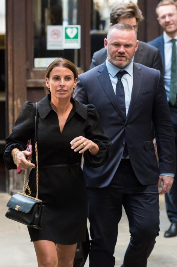 Coleen Roo<em></em>ney (L) and her husband, Wayne Rooney