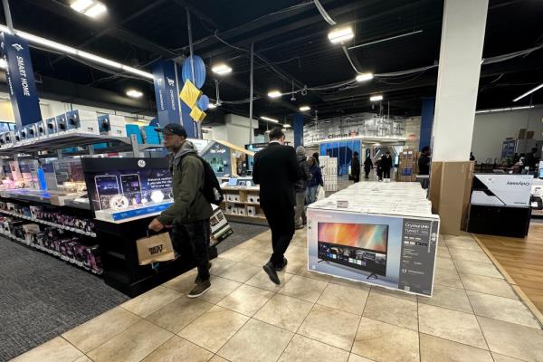 A few shoppers inside Best Buy in NYC on Black Friday. 