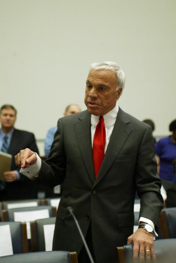 Angelo Mozilo ata hearing on Capitol Hill in 2008.