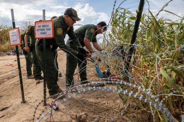 Razor wire Texas