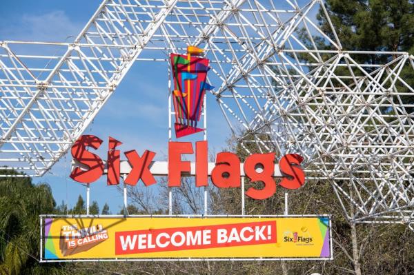 Six Flags sign