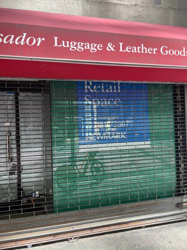 Empty storefront near Roosevelt Hotel