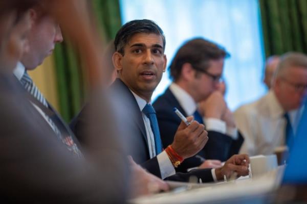 04/09/2023. London, United Kingdom. The Prime Minister Rishi Sunak hosts a cross government briefing on RAAC in the cabinet room in 10 Downing Street. Picture by Simon Walker / No 10 Downing Street