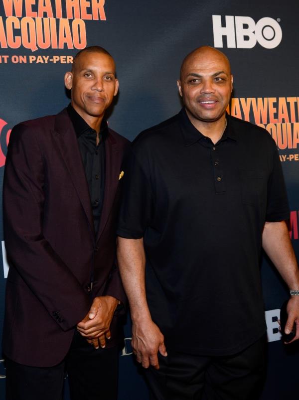 Former professio<em></em>nal basketball players Reggie Miller and Charles Barkley attend the Showtime And HBO VIP Pre-Fight Party for 